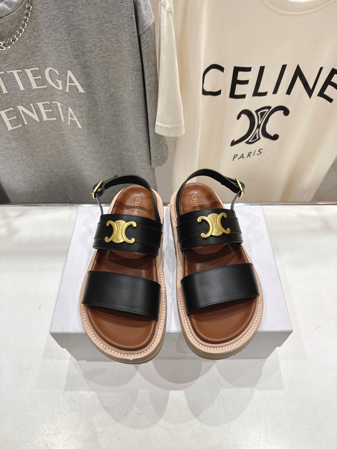 高版本出厂 Celine/赛琳F035 2026ss夏季最新塞林时尚复古风罗马平底凉鞋New Celin