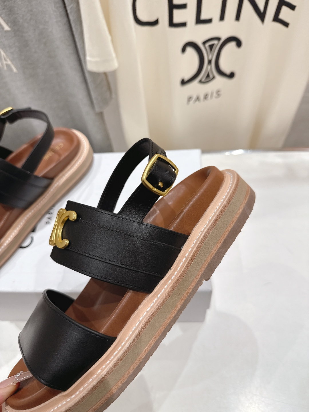 高版本出厂 Celine/赛琳F035 2026ss夏季最新塞林时尚复古风罗马平底凉鞋New Celin