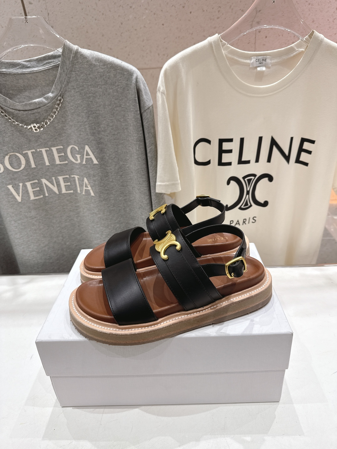 高版本出厂 Celine/赛琳F035 2026ss夏季最新塞林时尚复古风罗马平底凉鞋New Celin
