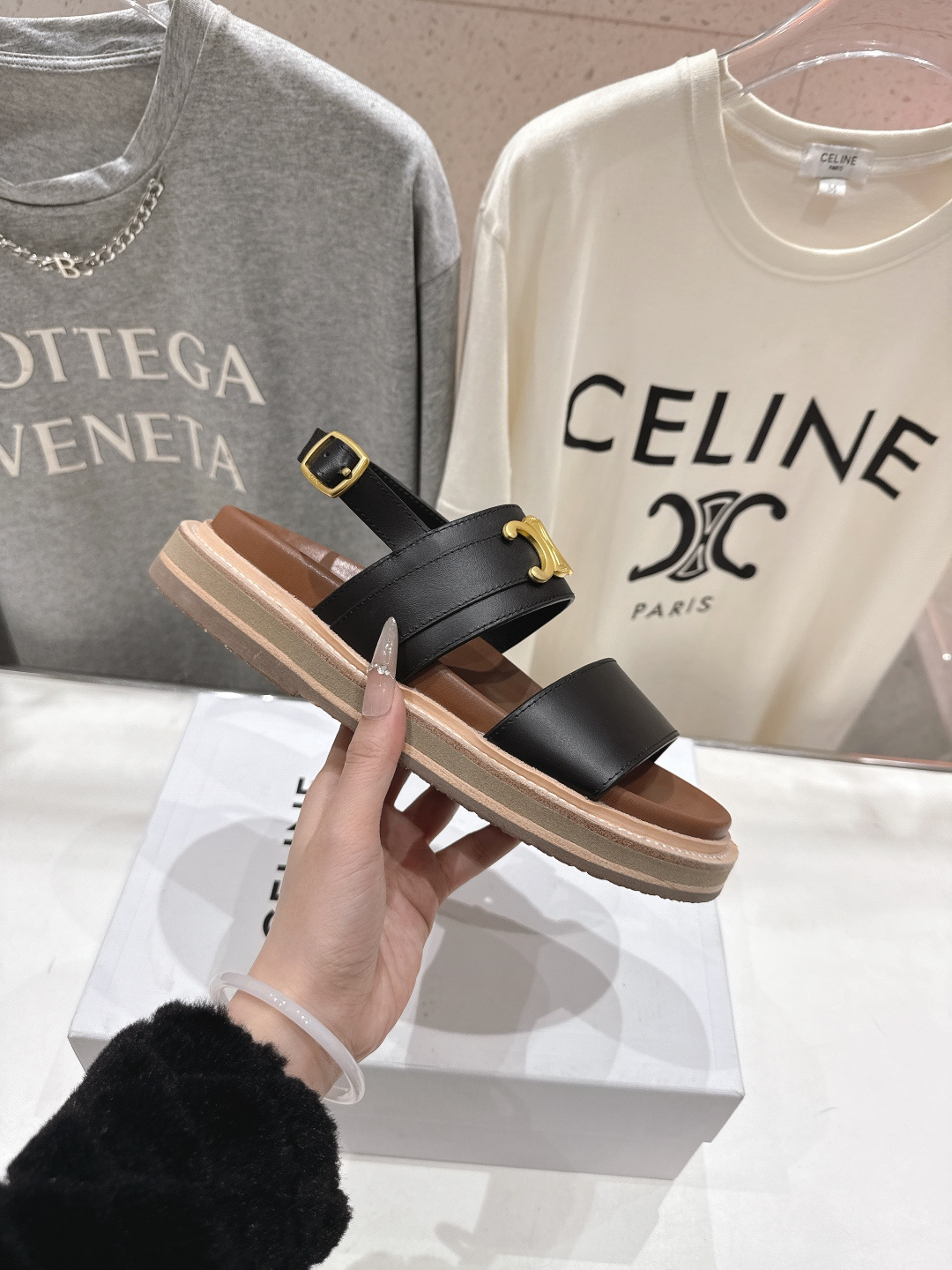 高版本出厂 Celine/赛琳F035 2026ss夏季最新塞林时尚复古风罗马平底凉鞋New Celin