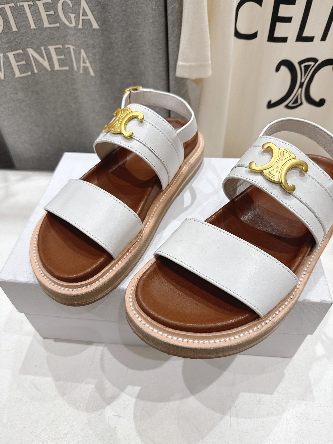 高版本出厂 Celine/赛琳F035 2026ss夏季最新塞林时尚复古风罗马平底凉鞋New Celin