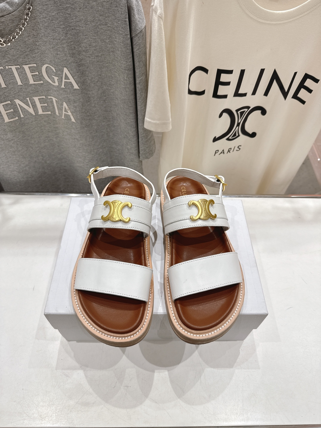高版本出厂 Celine/赛琳F035 2026ss夏季最新塞林时尚复古风罗马平底凉鞋New Celin