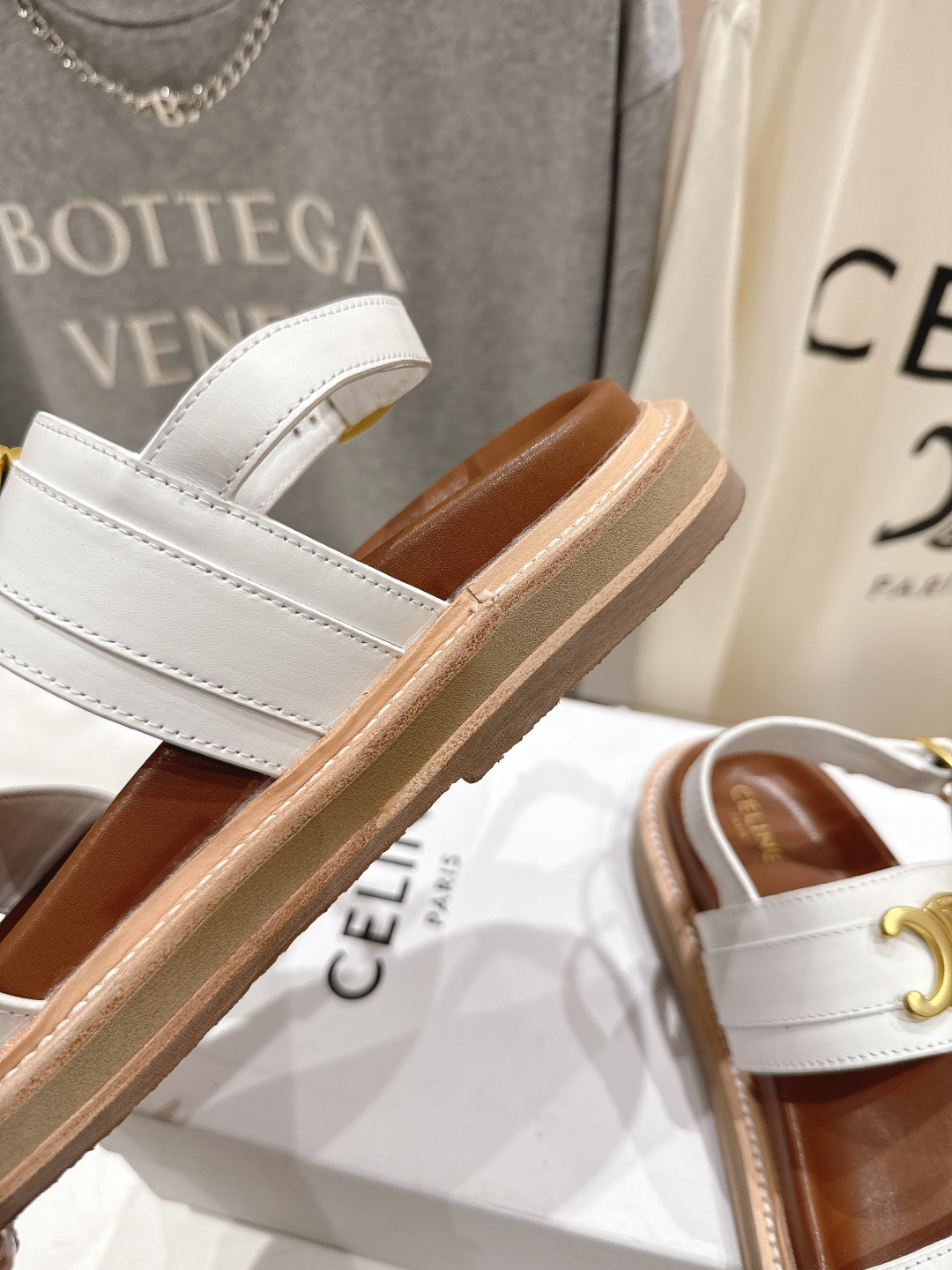 高版本出厂 Celine/赛琳F035 2026ss夏季最新塞林时尚复古风罗马平底凉鞋New Celin