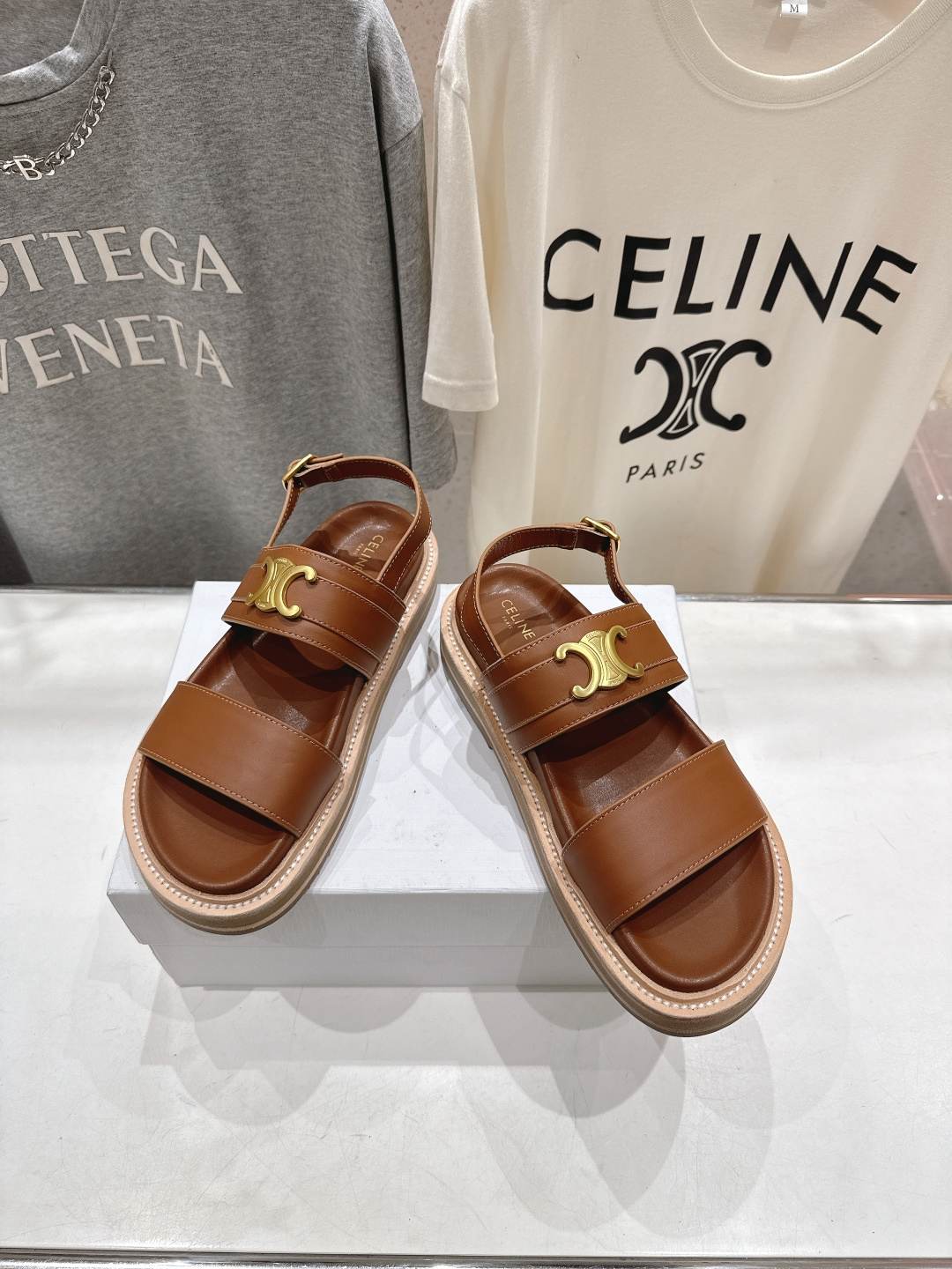 高版本出厂 Celine/赛琳F035 2026ss夏季最新塞林时尚复古风罗马平底凉鞋New Celin