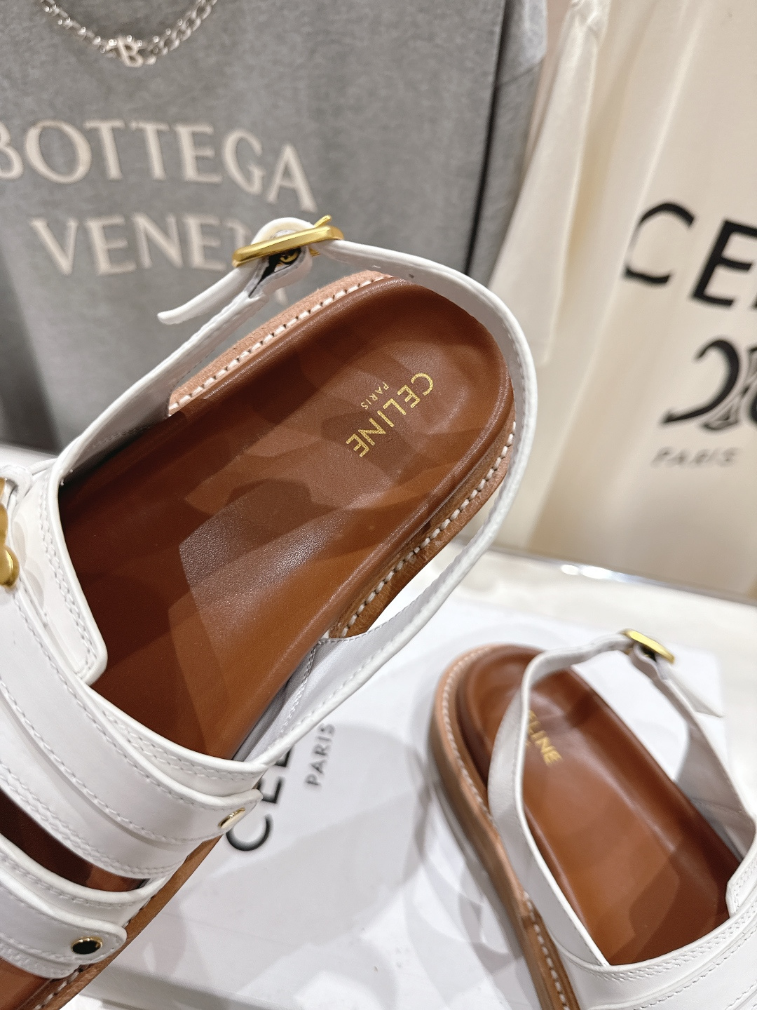 高版本出厂 Celine/赛琳F035 2026ss夏季最新塞林时尚复古风罗马平底凉鞋New Celin