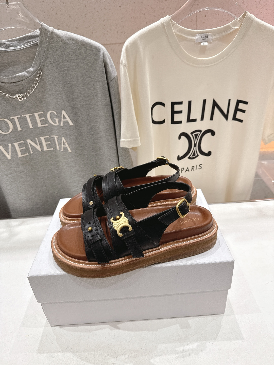 高版本出厂 Celine/赛琳F035 2026ss夏季最新塞林时尚复古风罗马平底凉鞋New Celin
