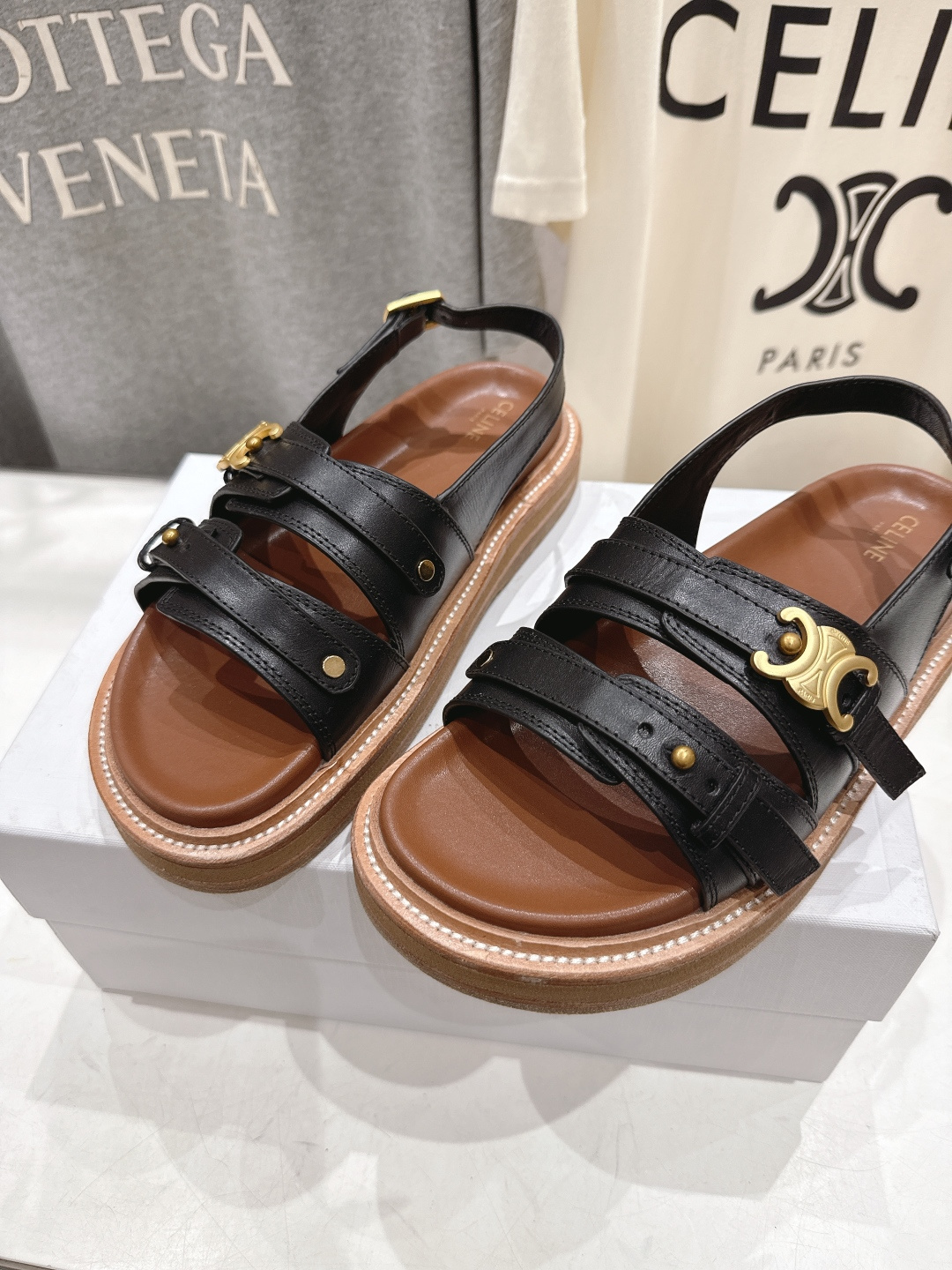 高版本出厂 Celine/赛琳F035 2026ss夏季最新塞林时尚复古风罗马平底凉鞋New Celin