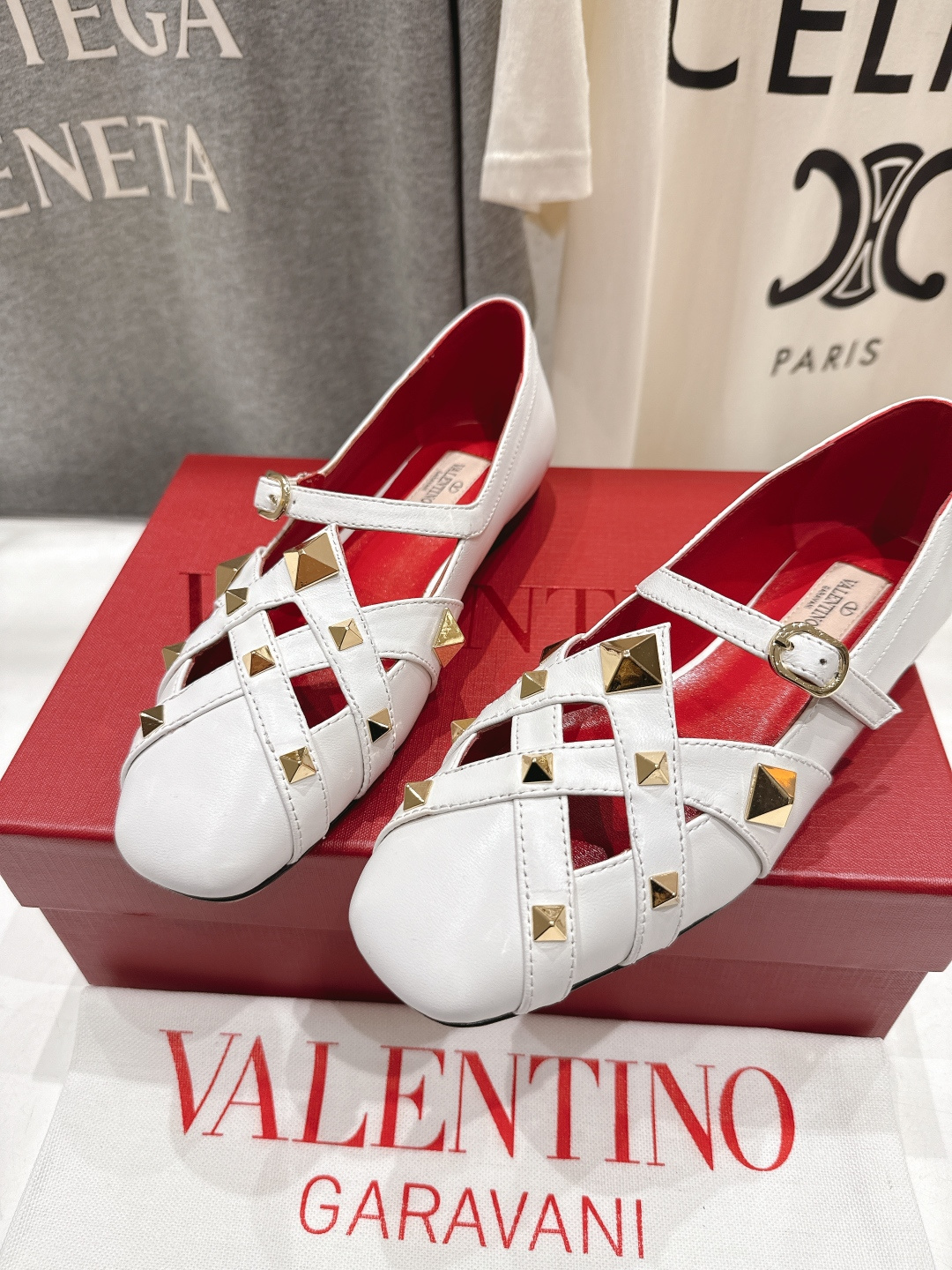 高版本出厂 ～New～顶级制作·Valentino·华伦天奴〰️2026ss官方最新玛丽珍平底鞋单鞋创新