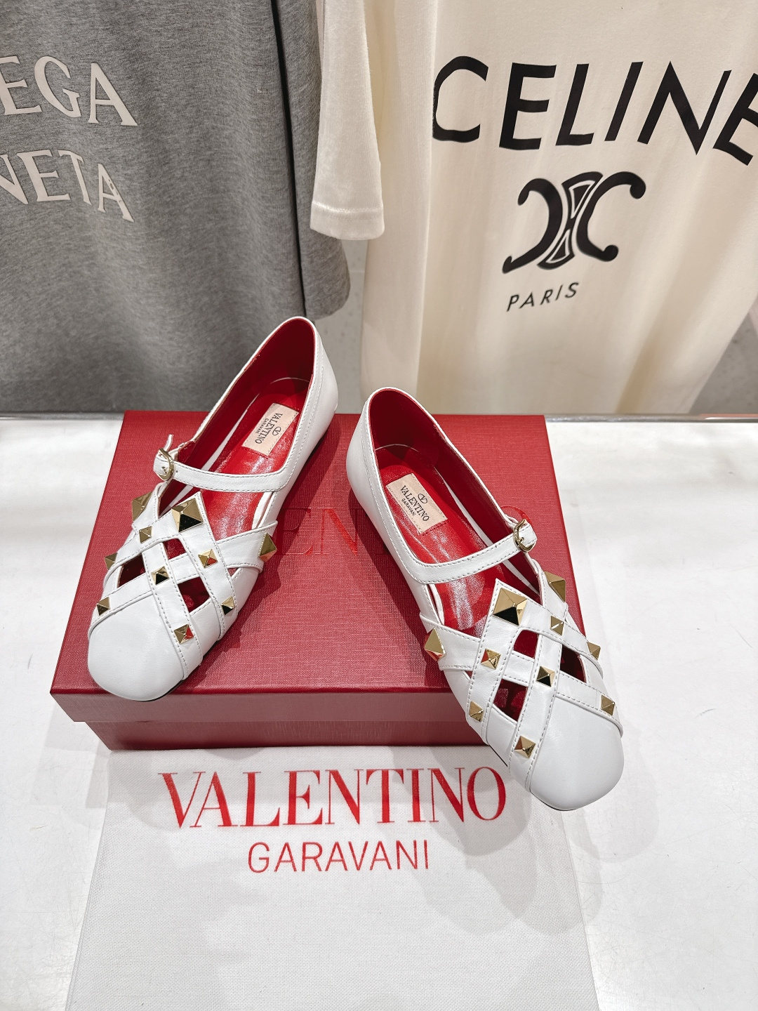 高版本出厂 ～New～顶级制作·Valentino·华伦天奴〰️2026ss官方最新玛丽珍平底鞋单鞋创新