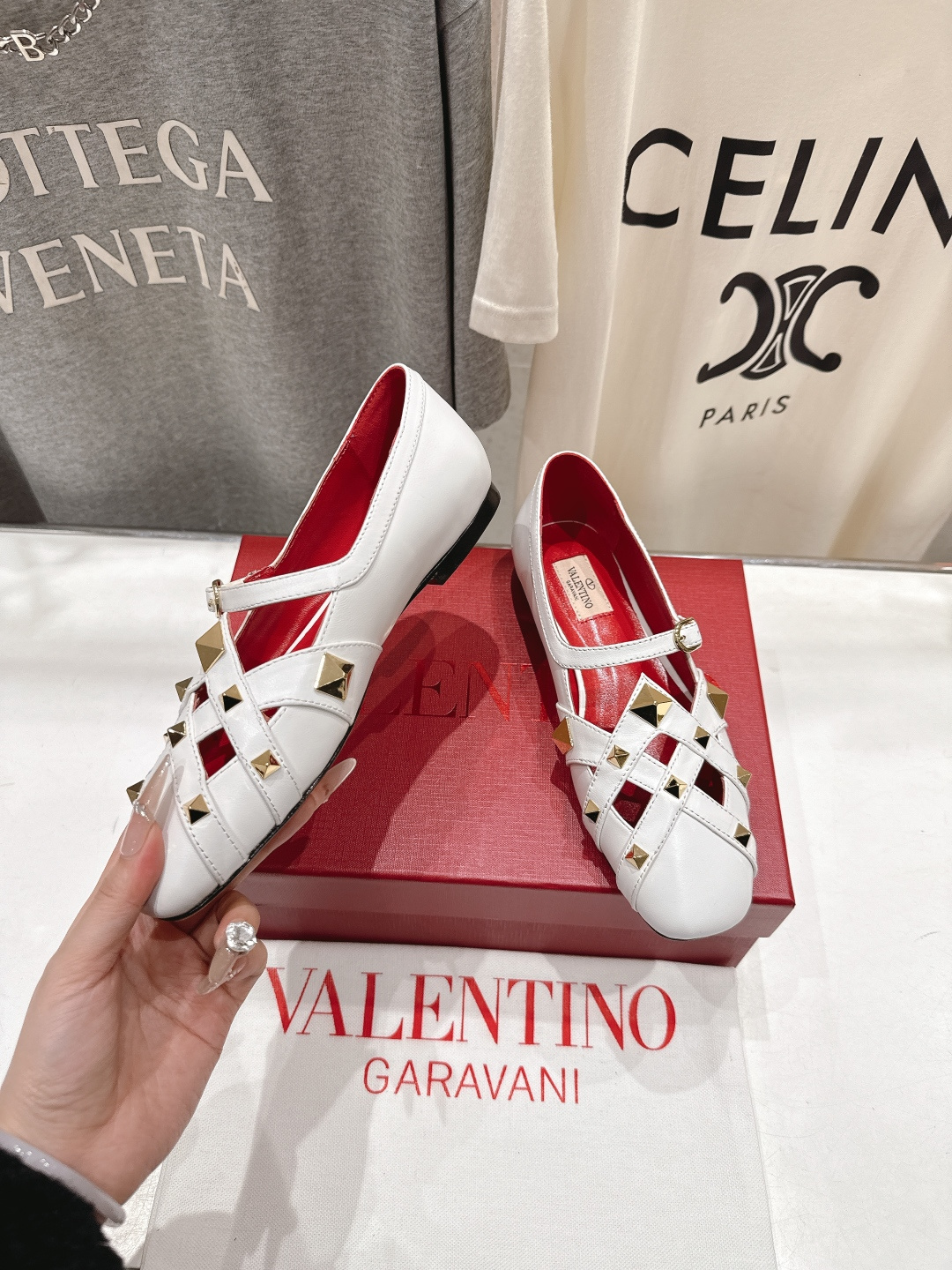 高版本出厂 ～New～顶级制作·Valentino·华伦天奴〰️2026ss官方最新玛丽珍平底鞋单鞋创新