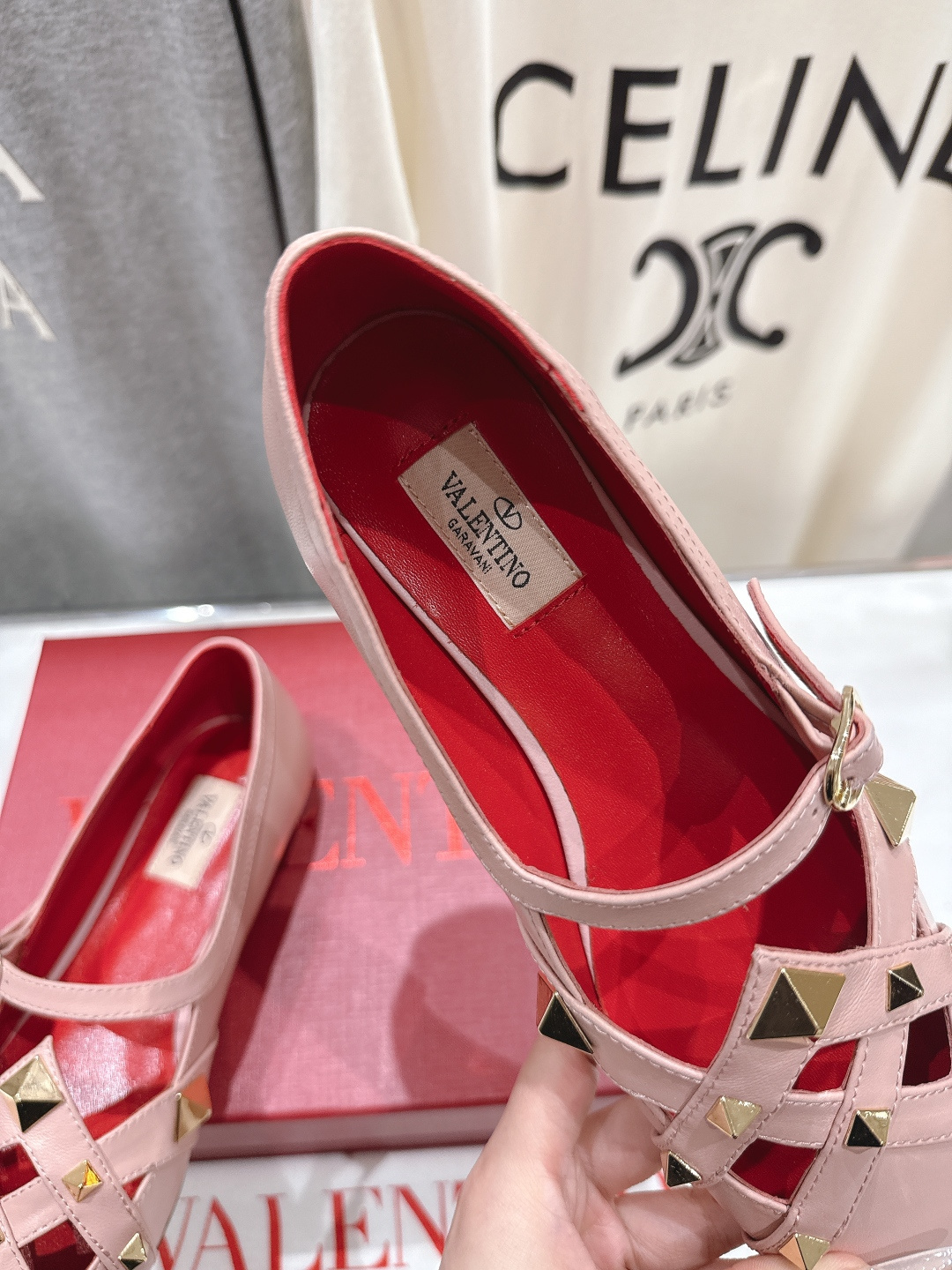 高版本出厂 ～New～顶级制作·Valentino·华伦天奴〰️2026ss官方最新玛丽珍平底鞋单鞋创新
