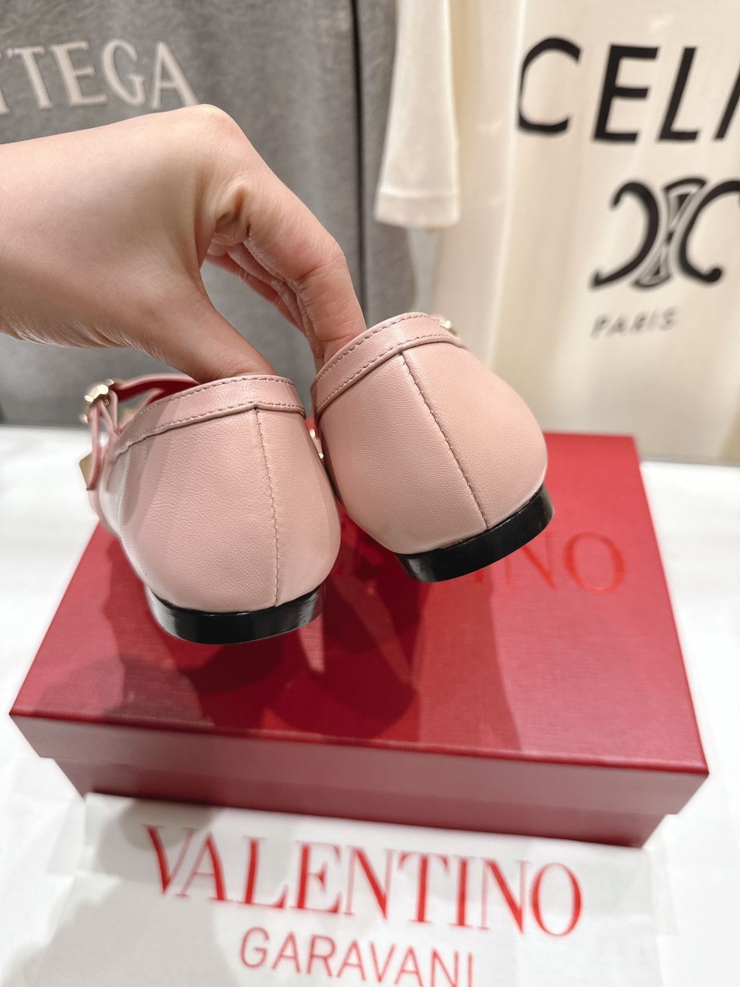 高版本出厂 ～New～顶级制作·Valentino·华伦天奴〰️2026ss官方最新玛丽珍平底鞋单鞋创新