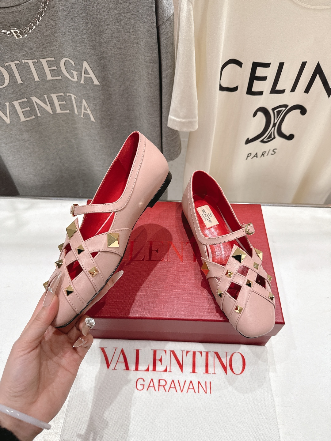 高版本出厂 ～New～顶级制作·Valentino·华伦天奴〰️2026ss官方最新玛丽珍平底鞋单鞋创新