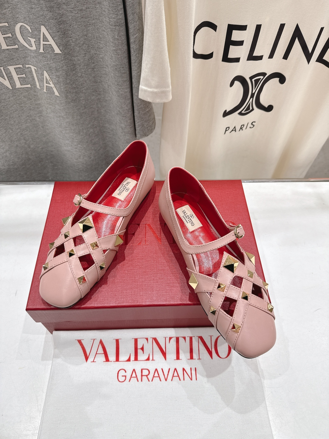 高版本出厂 ～New～顶级制作·Valentino·华伦天奴〰️2026ss官方最新玛丽珍平底鞋单鞋创新