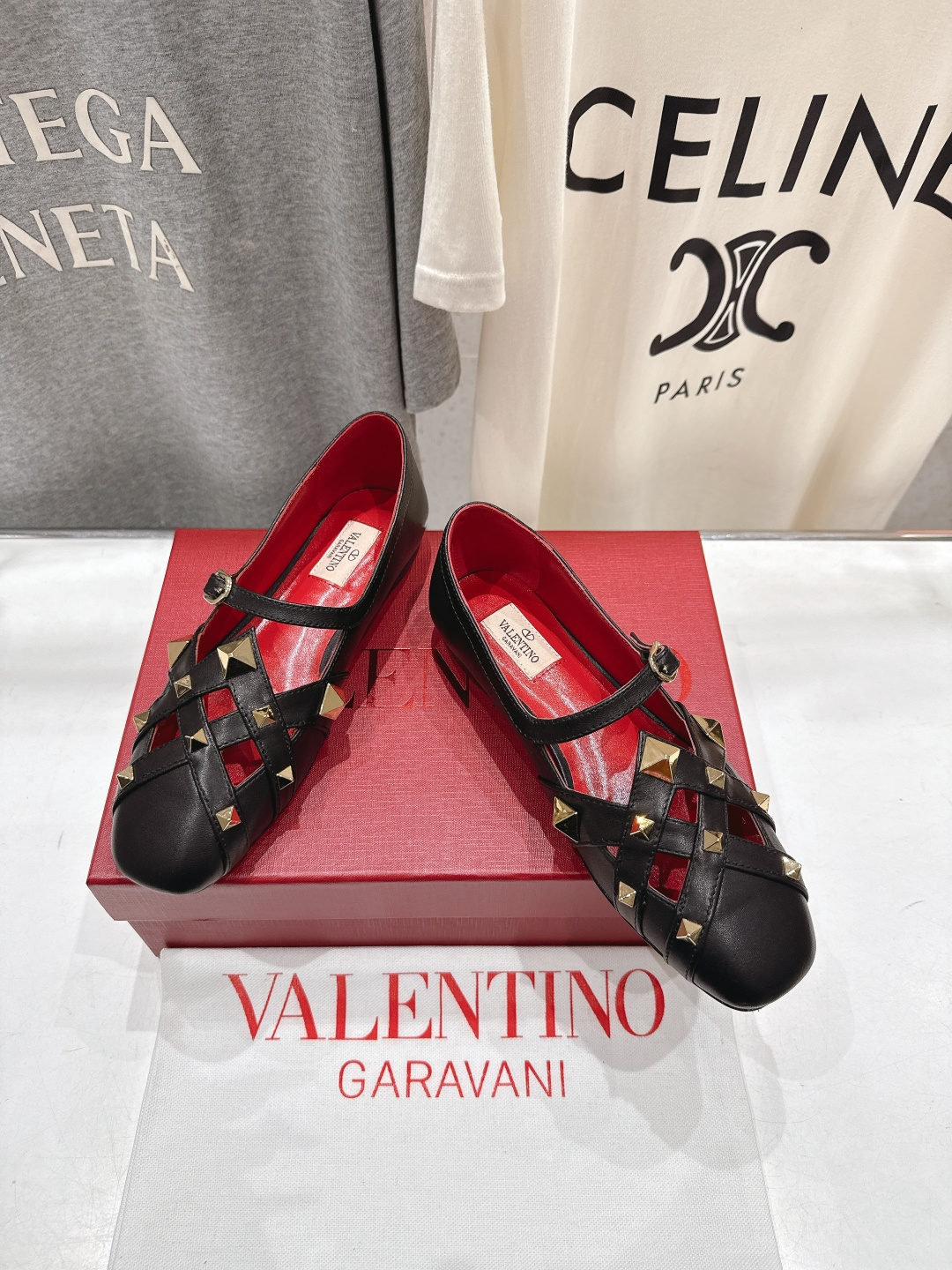 高版本出厂 ～New～顶级制作·Valentino·华伦天奴〰️2026ss官方最新玛丽珍平底鞋单鞋创新