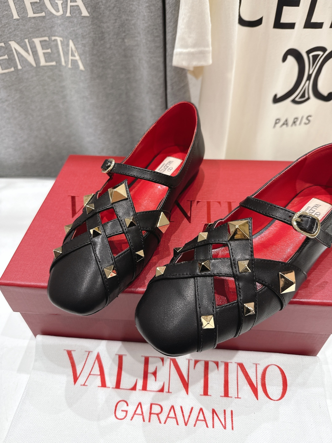 高版本出厂 ～New～顶级制作·Valentino·华伦天奴〰️2026ss官方最新玛丽珍平底鞋单鞋创新