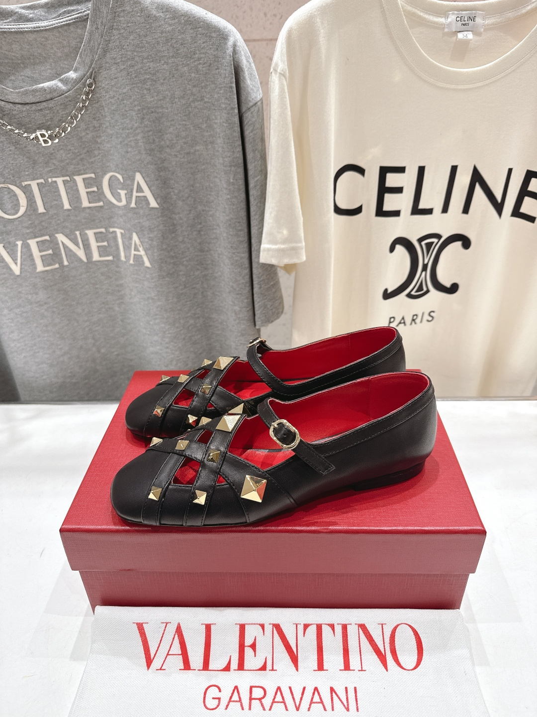 高版本出厂 ～New～顶级制作·Valentino·华伦天奴〰️2026ss官方最新玛丽珍平底鞋单鞋创新