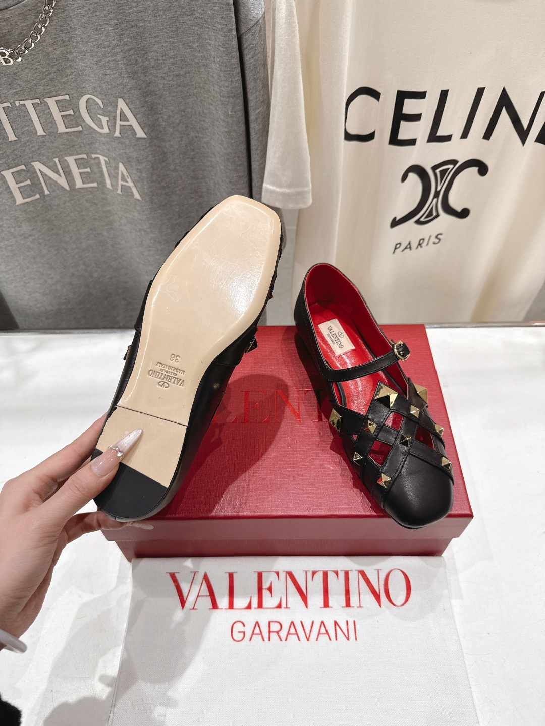 高版本出厂 ～New～顶级制作·Valentino·华伦天奴〰️2026ss官方最新玛丽珍平底鞋单鞋创新