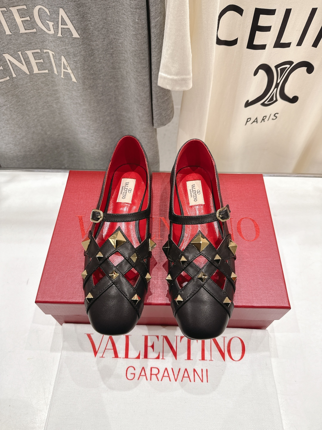 高版本出厂 ～New～顶级制作·Valentino·华伦天奴〰️2026ss官方最新玛丽珍平底鞋单鞋创新