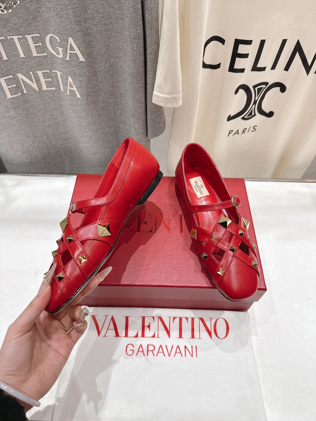 高版本出厂 ～New～顶级制作·Valentino·华伦天奴〰️2026ss官方最新玛丽珍平底鞋单鞋创新