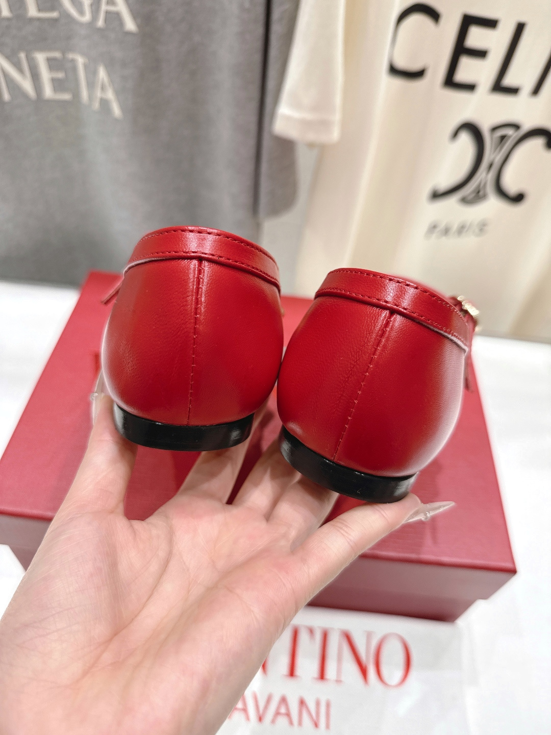 高版本出厂 ～New～顶级制作·Valentino·华伦天奴〰️2026ss官方最新玛丽珍平底鞋单鞋创新