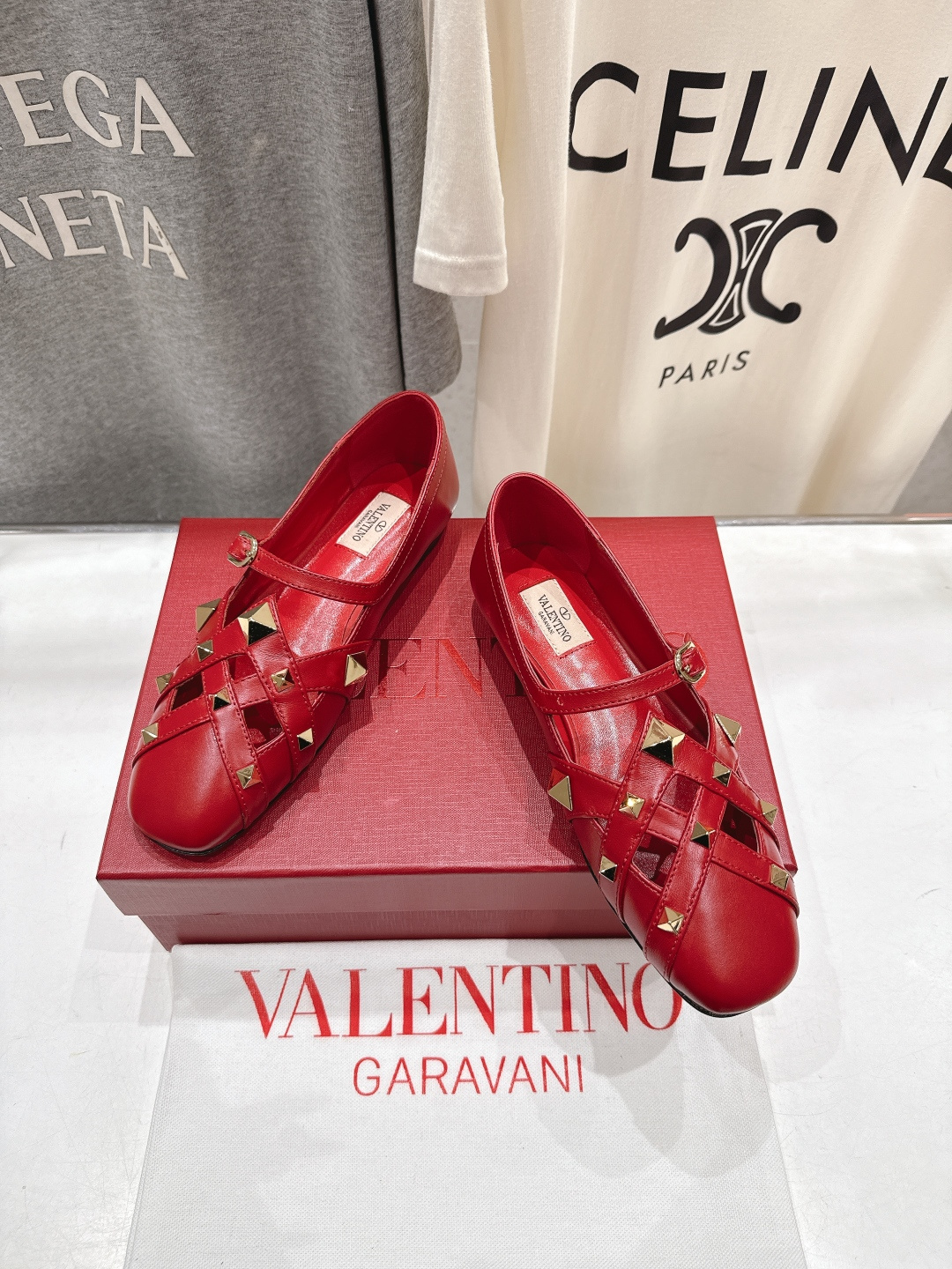 高版本出厂 ～New～顶级制作·Valentino·华伦天奴〰️2026ss官方最新玛丽珍平底鞋单鞋创新