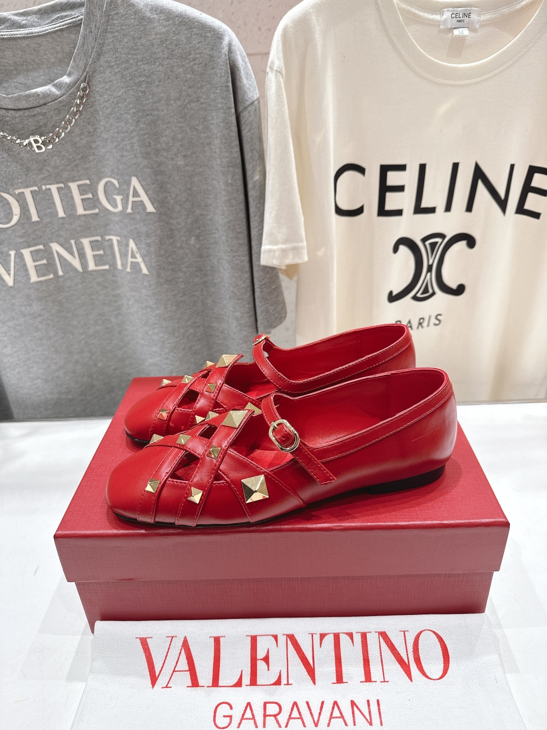 高版本出厂 ～New～顶级制作·Valentino·华伦天奴〰️2026ss官方最新玛丽珍平底鞋单鞋创新