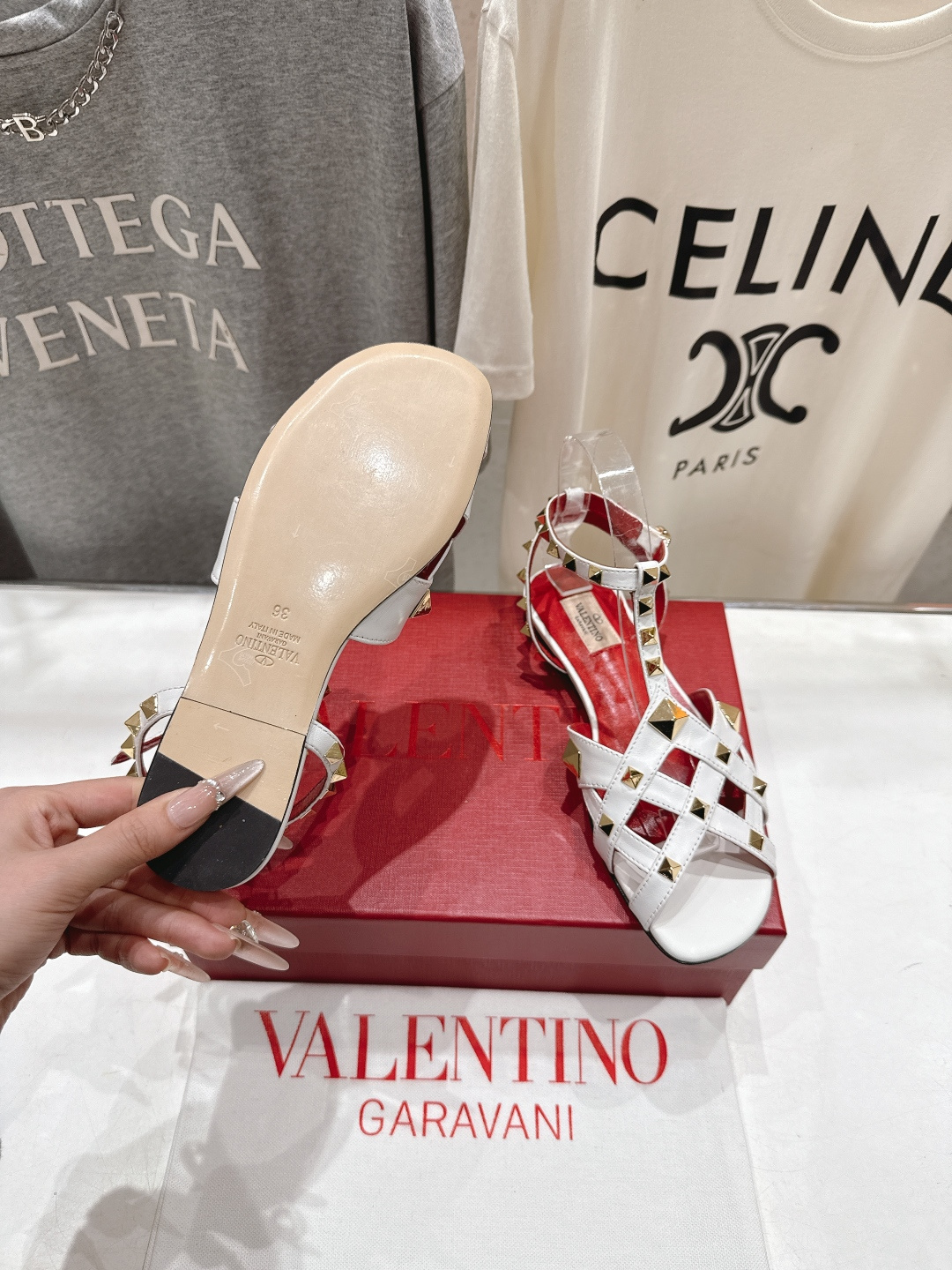 高版本出厂 ～New～顶级制作·Valentino·华伦天奴〰️2026ss官方最新玛丽珍平底鞋单鞋凉鞋