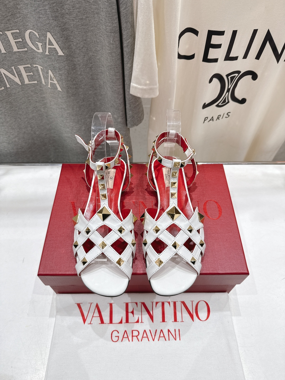 高版本出厂 ～New～顶级制作·Valentino·华伦天奴〰️2026ss官方最新玛丽珍平底鞋单鞋凉鞋