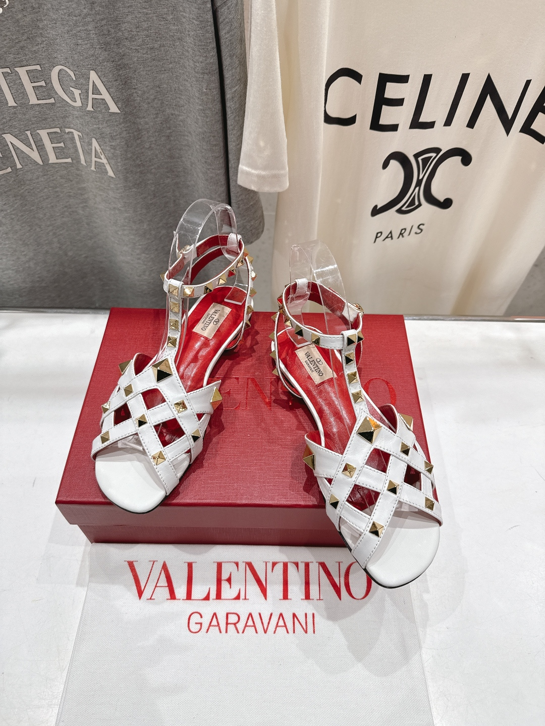 高版本出厂 ～New～顶级制作·Valentino·华伦天奴〰️2026ss官方最新玛丽珍平底鞋单鞋凉鞋