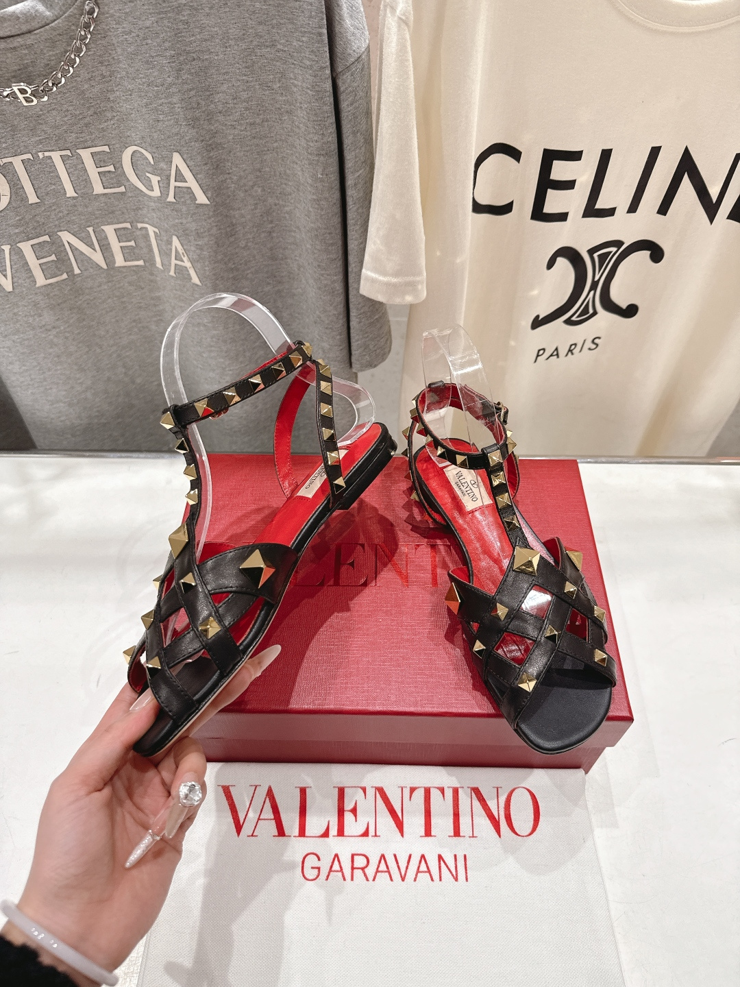 高版本出厂 ～New～顶级制作·Valentino·华伦天奴〰️2026ss官方最新玛丽珍平底鞋单鞋凉鞋