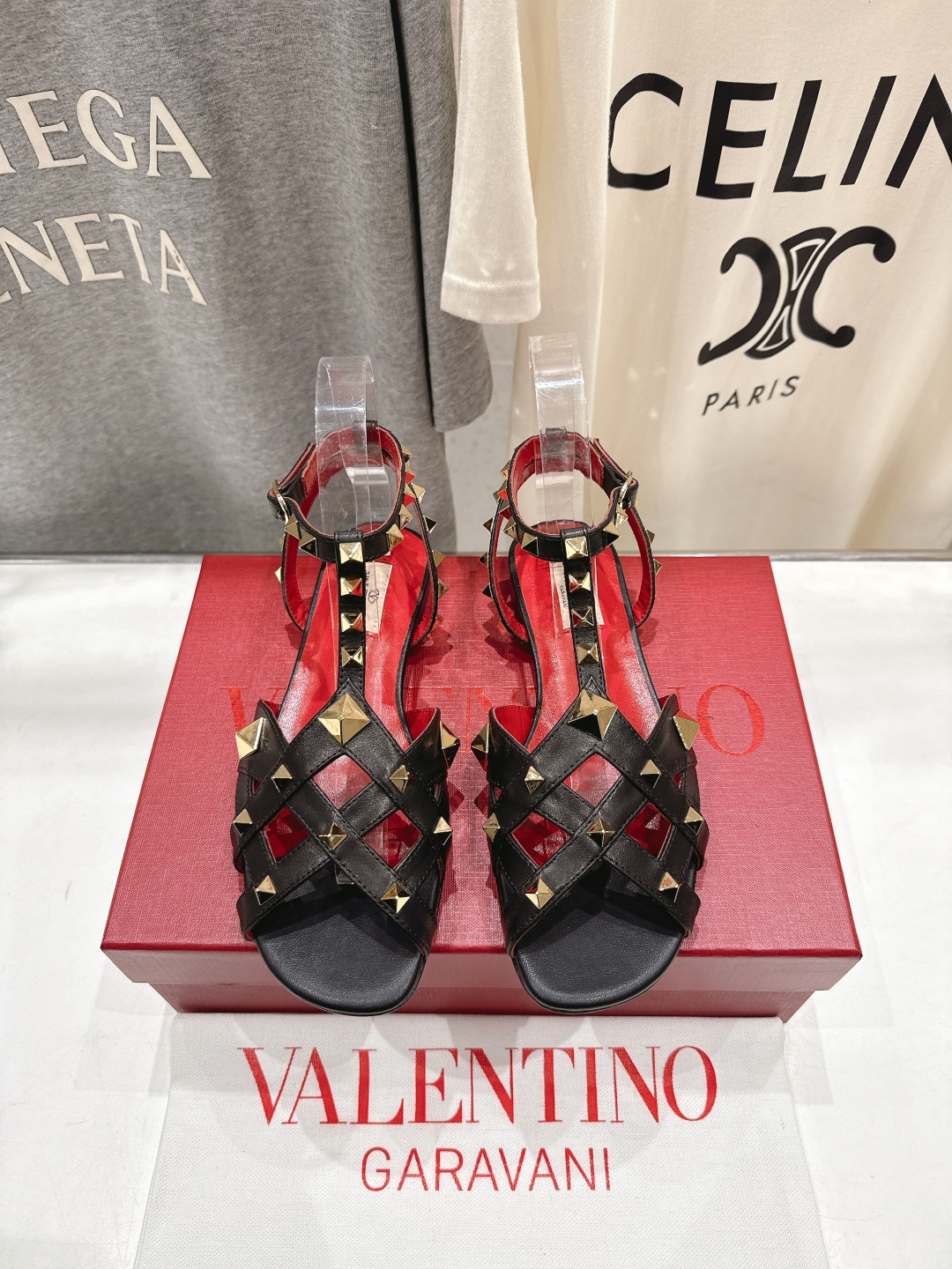 高版本出厂 ～New～顶级制作·Valentino·华伦天奴〰️2026ss官方最新玛丽珍平底鞋单鞋凉鞋