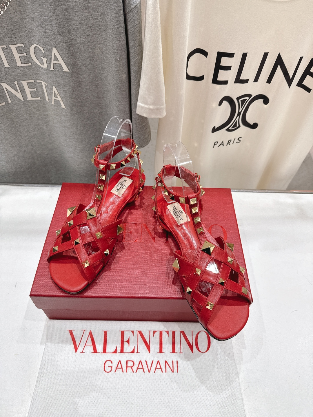 高版本出厂 ～New～顶级制作·Valentino·华伦天奴〰️2026ss官方最新玛丽珍平底鞋单鞋凉鞋