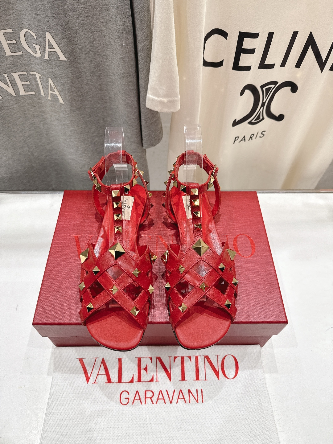 高版本出厂 ～New～顶级制作·Valentino·华伦天奴〰️2026ss官方最新玛丽珍平底鞋单鞋凉鞋