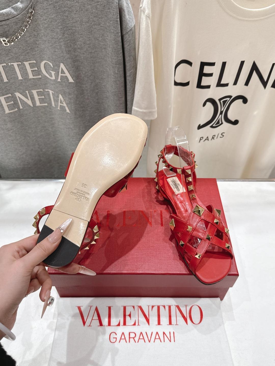 高版本出厂 ～New～顶级制作·Valentino·华伦天奴〰️2026ss官方最新玛丽珍平底鞋单鞋凉鞋