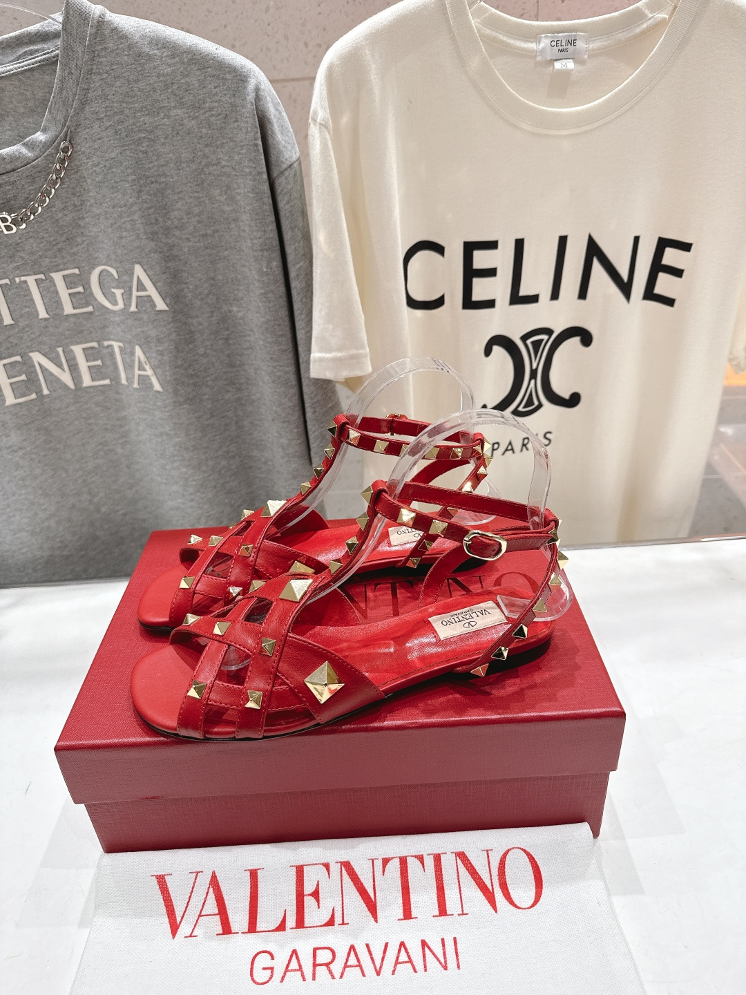 高版本出厂 ～New～顶级制作·Valentino·华伦天奴〰️2026ss官方最新玛丽珍平底鞋单鞋凉鞋