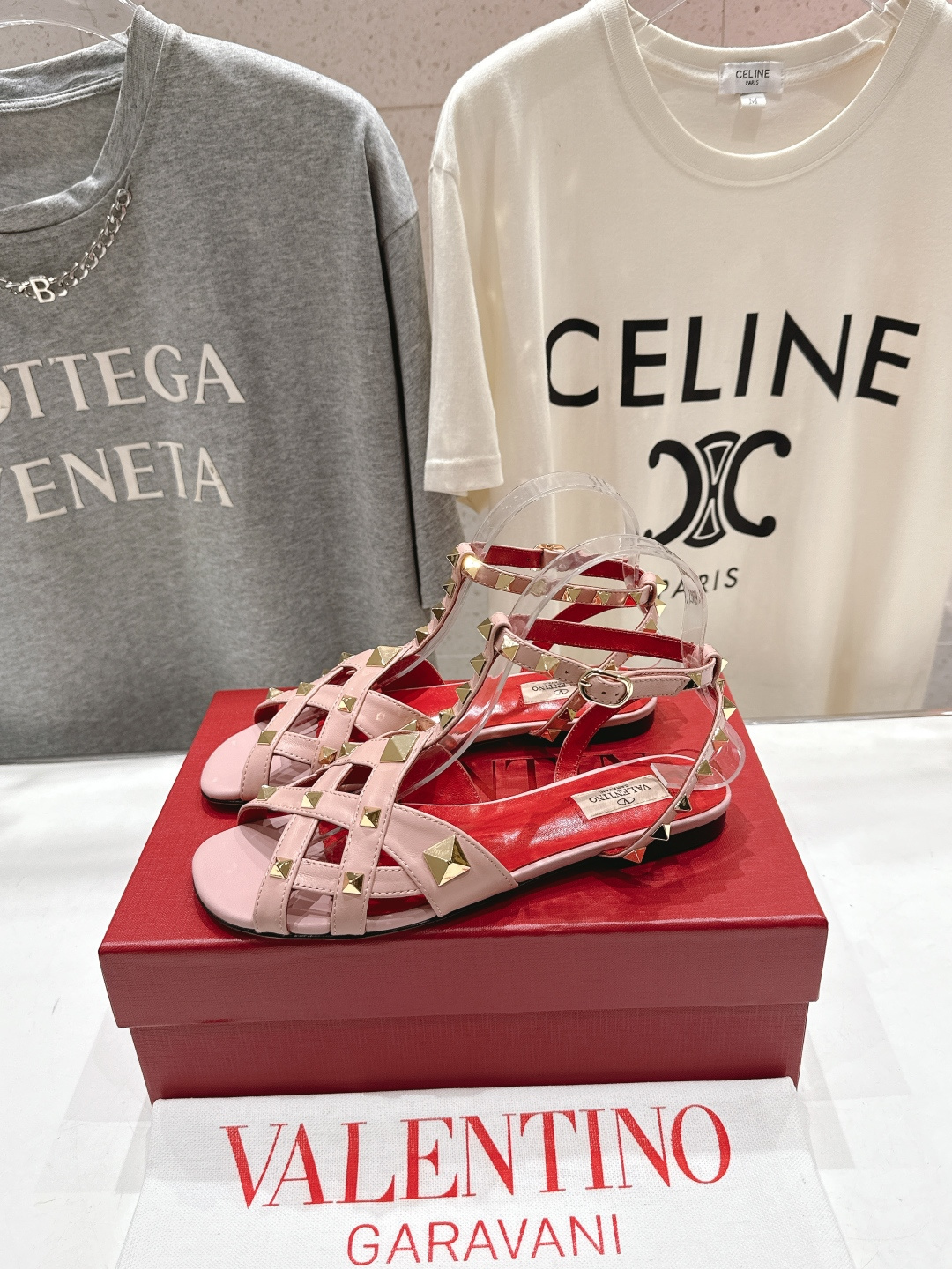 高版本出厂 ～New～顶级制作·Valentino·华伦天奴〰️2026ss官方最新玛丽珍平底鞋单鞋凉鞋