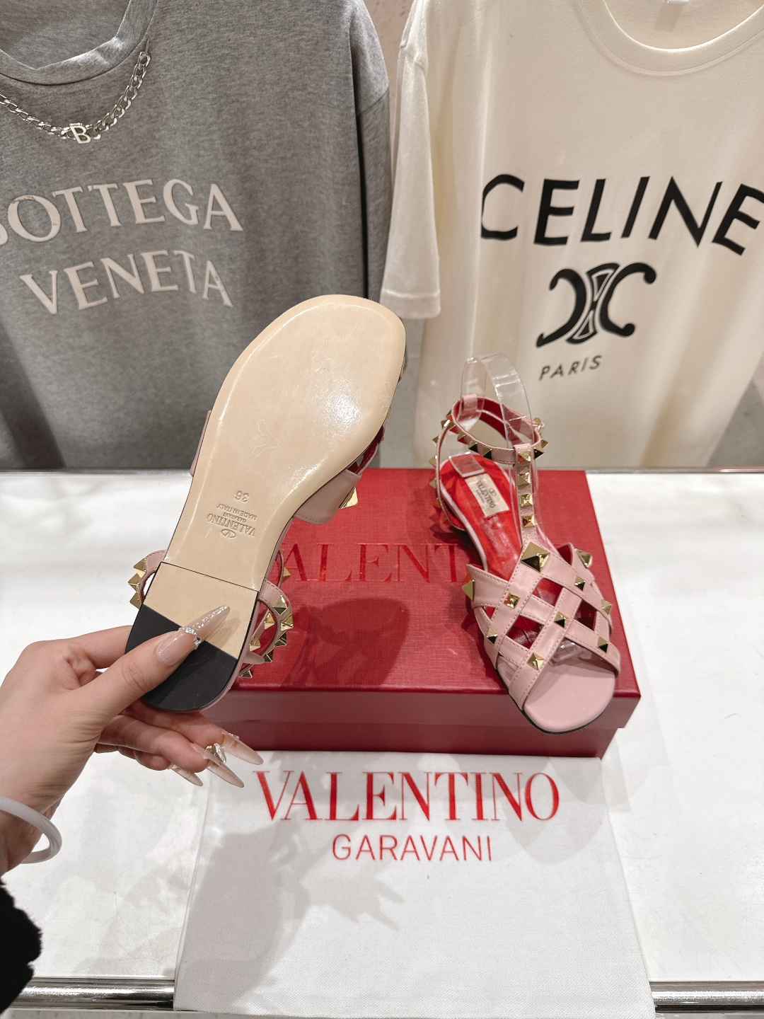 高版本出厂 ～New～顶级制作·Valentino·华伦天奴〰️2026ss官方最新玛丽珍平底鞋单鞋凉鞋