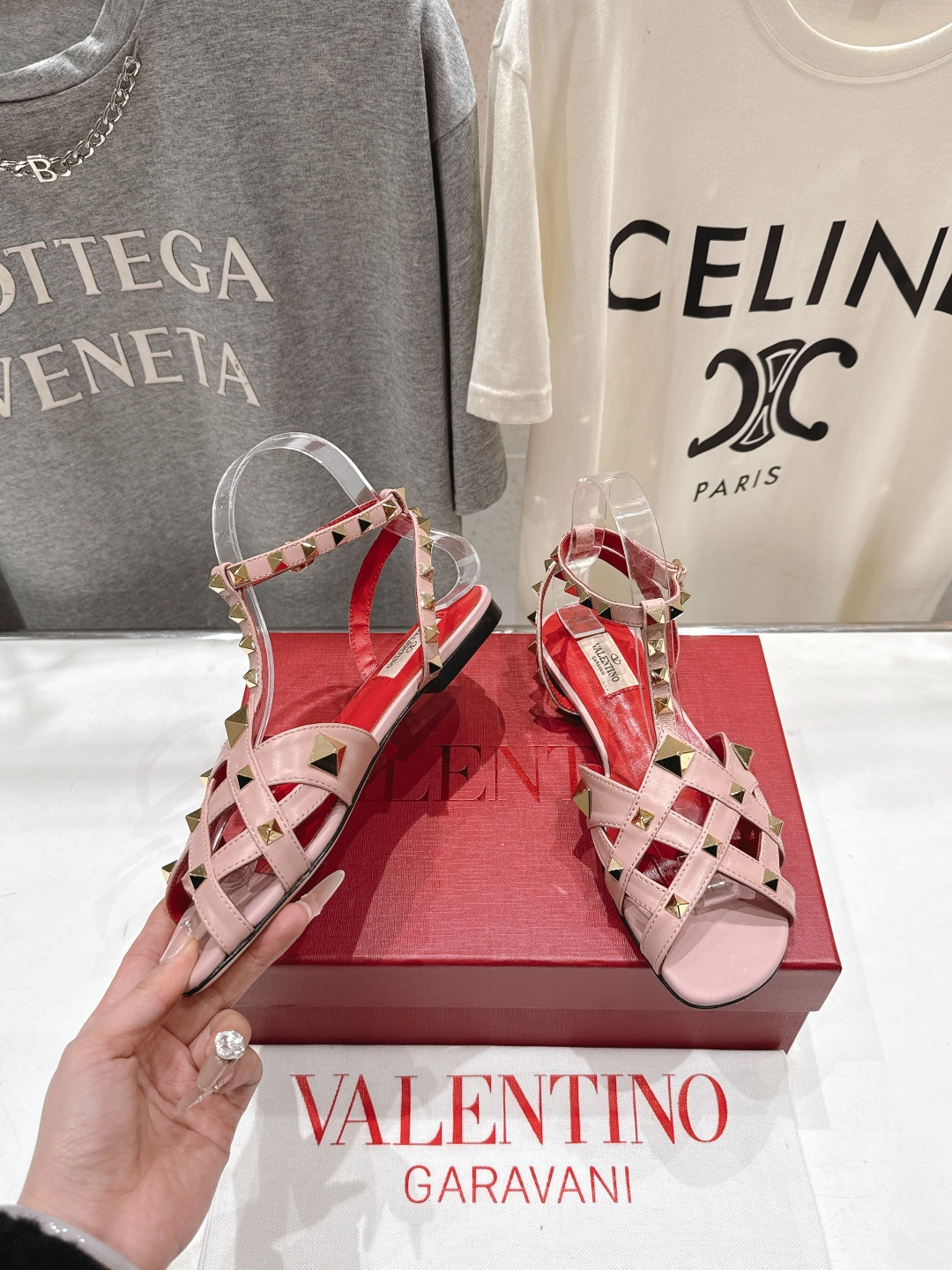 高版本出厂 ～New～顶级制作·Valentino·华伦天奴〰️2026ss官方最新玛丽珍平底鞋单鞋凉鞋