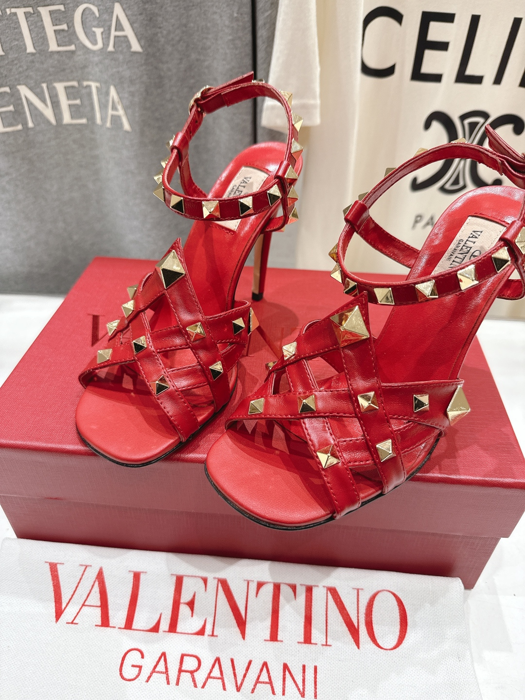 高版本出厂 ～New～顶级制作·Valentino*·华伦天奴〰️2026ss官方同步春夏走秀新款高跟鞋