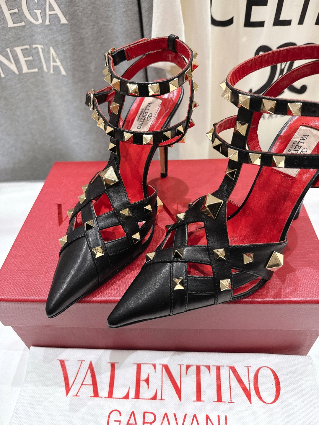 高版本出厂 ～New～顶级制作·Valentino*·华伦天奴〰️2026ss官方同步春夏走秀新款高跟鞋