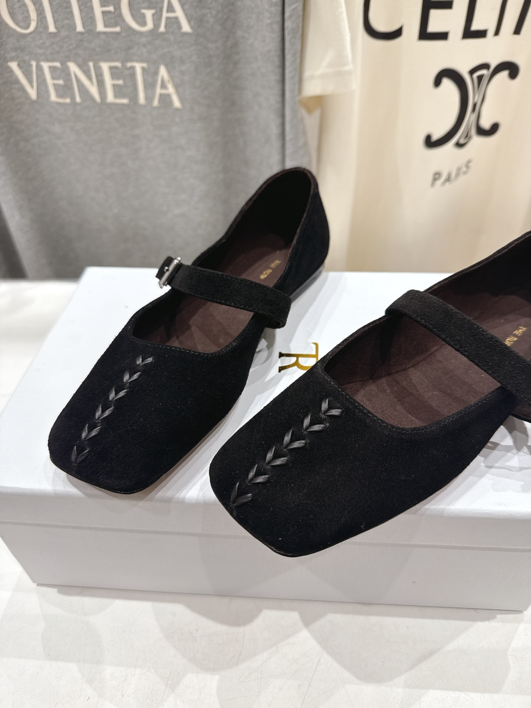 高版本出厂 the row 2026ss春夏走秀爆款小方头平底鞋玛丽珍休闲鞋单鞋非常舒服的平底鞋，极简设