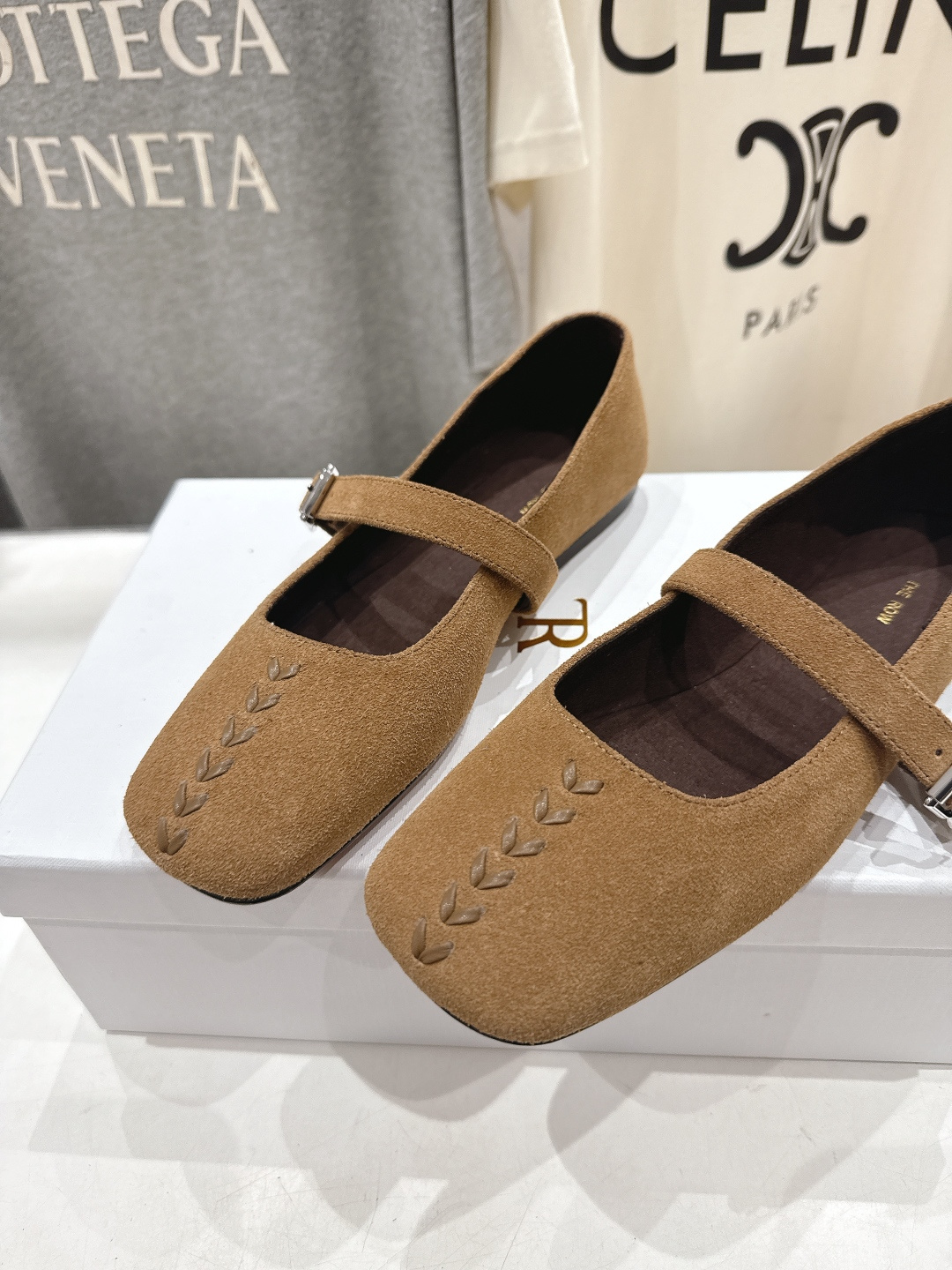 高版本出厂 the row 2026ss春夏走秀爆款小方头平底鞋玛丽珍休闲鞋单鞋非常舒服的平底鞋，极简设