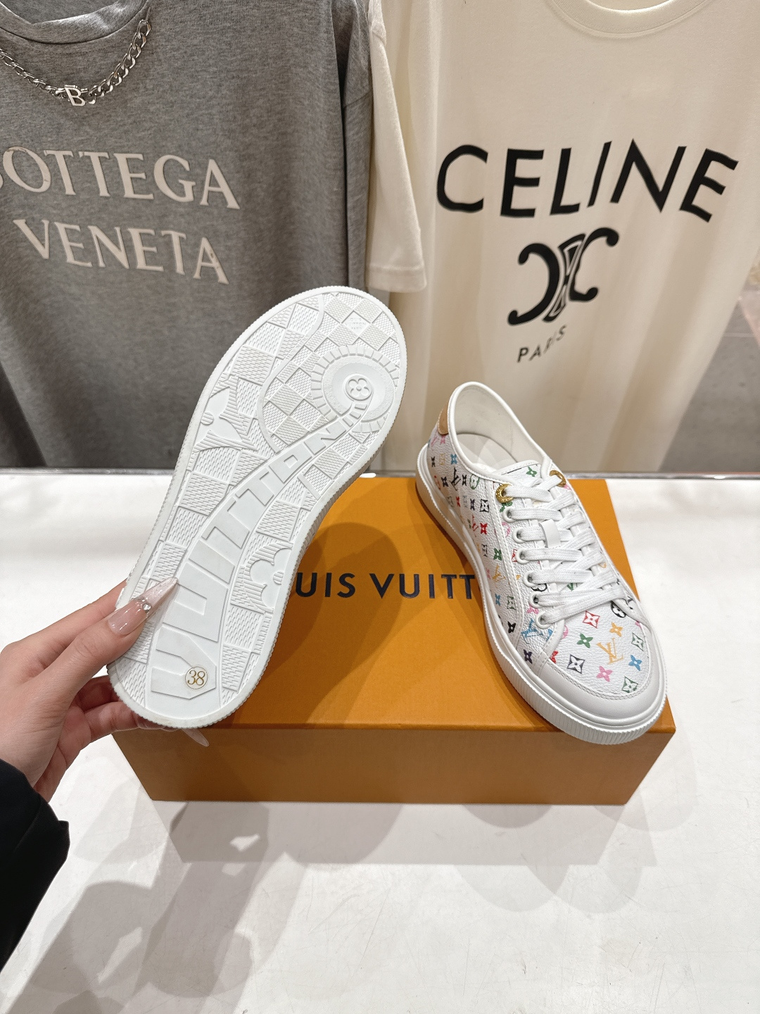 高版本出厂 LOUIS VUITTON～LV路易威登F057 L家驴牌最新款走秀款系列运动休闲鞋原版购入