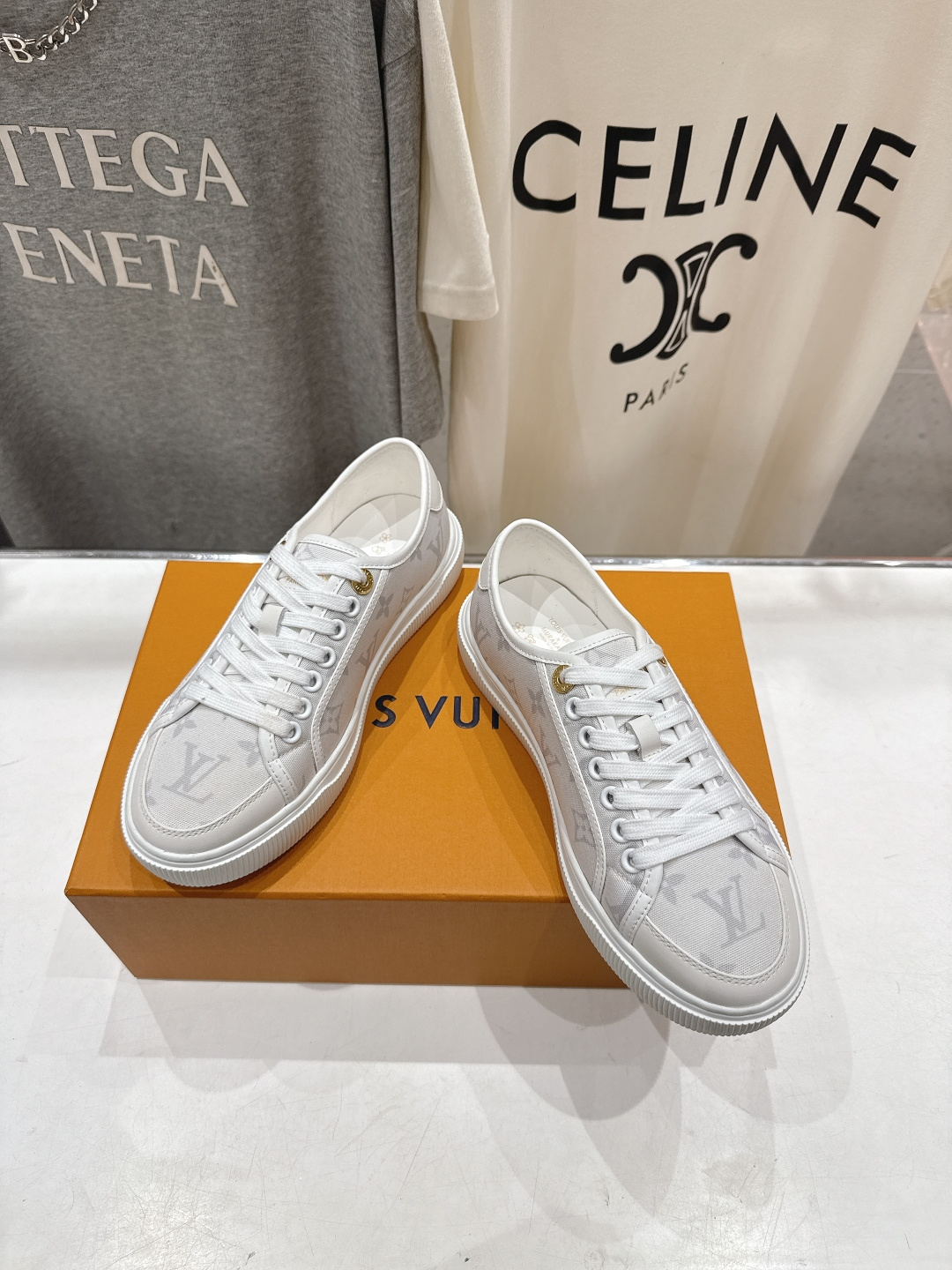 高版本出厂 LOUIS VUITTON～LV路易威登F057 L家驴牌最新款走秀款系列运动休闲鞋原版购入