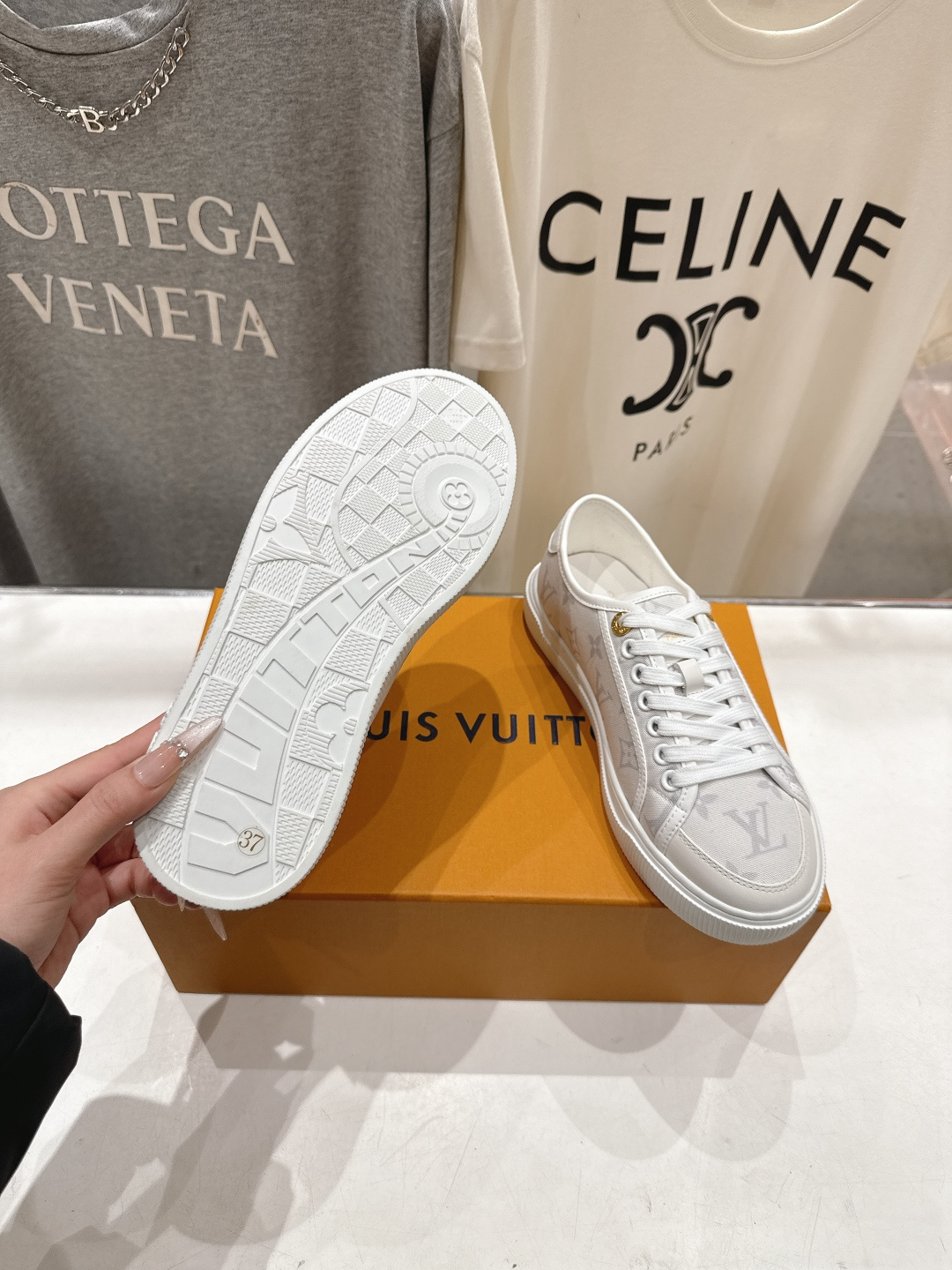 高版本出厂 LOUIS VUITTON～LV路易威登F057 L家驴牌最新款走秀款系列运动休闲鞋原版购入