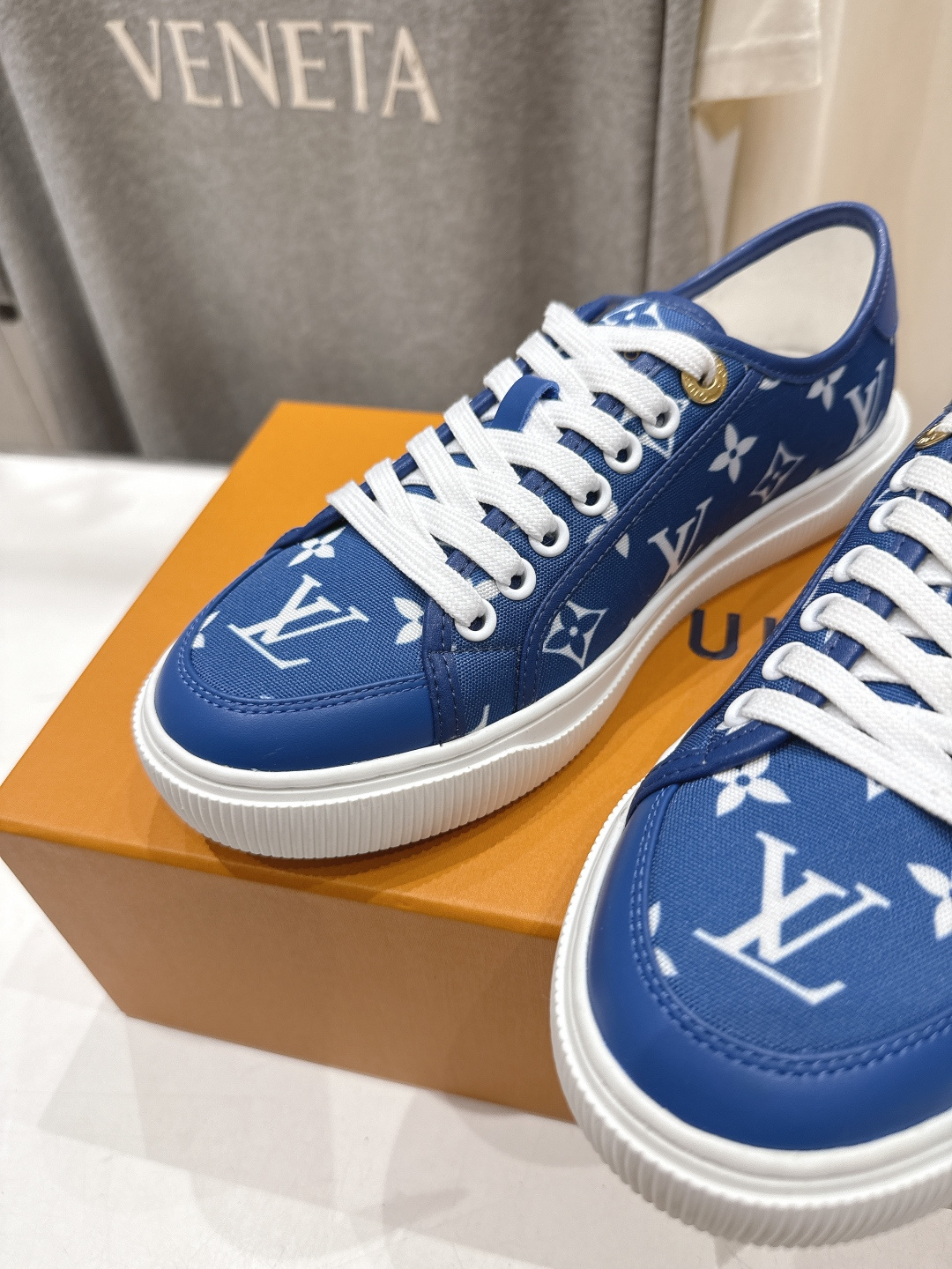 高版本出厂 LOUIS VUITTON～LV路易威登F057 L家驴牌最新款走秀款系列运动休闲鞋原版购入