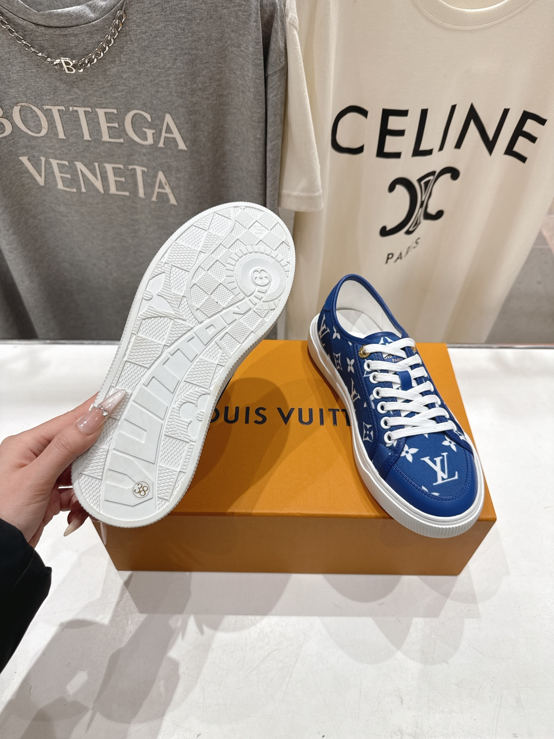 高版本出厂 LOUIS VUITTON～LV路易威登F057 L家驴牌最新款走秀款系列运动休闲鞋原版购入