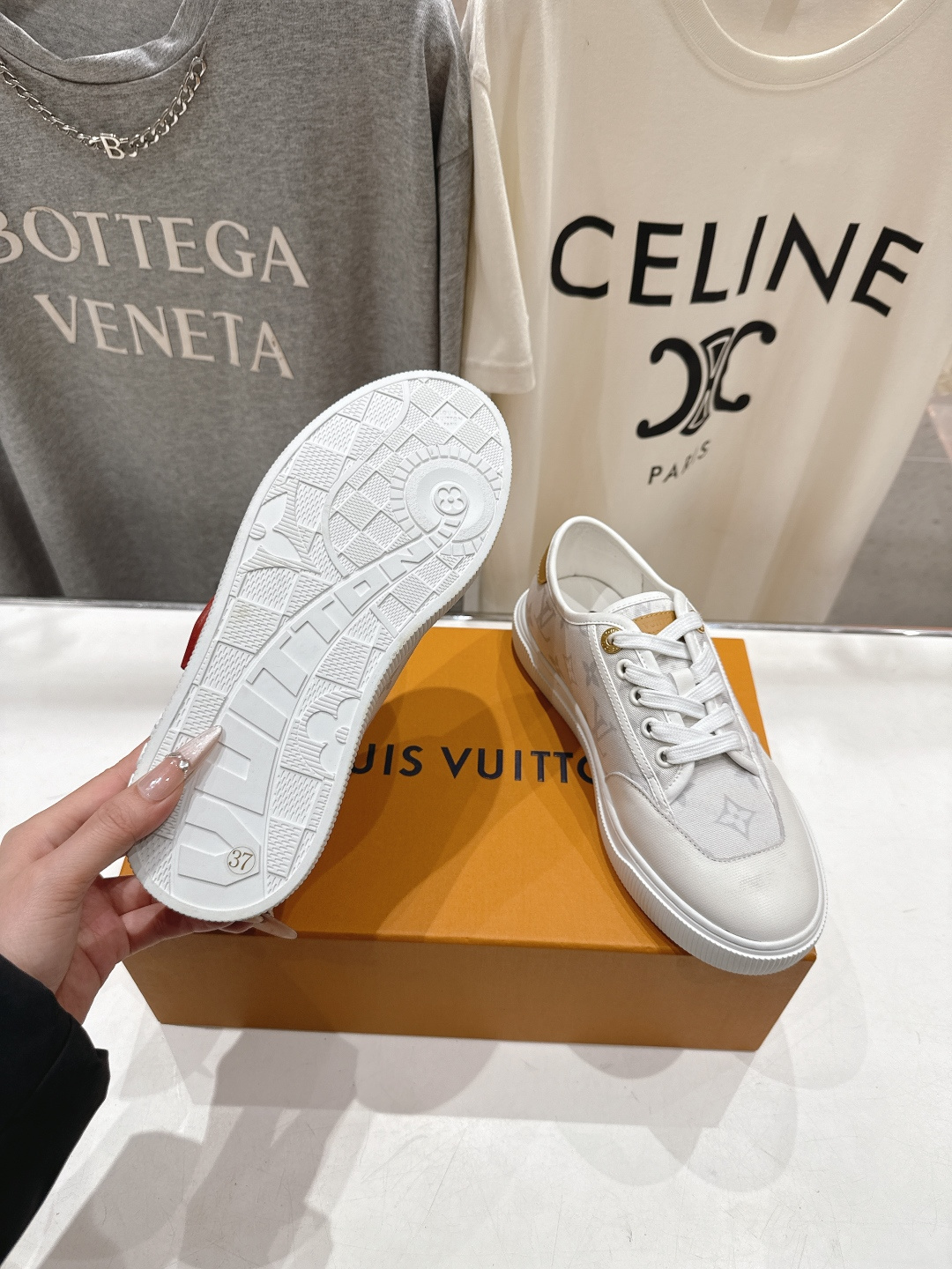 高版本出厂 LOUIS VUITTON～LV路易威登F057 L家驴牌最新款走秀款系列运动休闲鞋原版购入