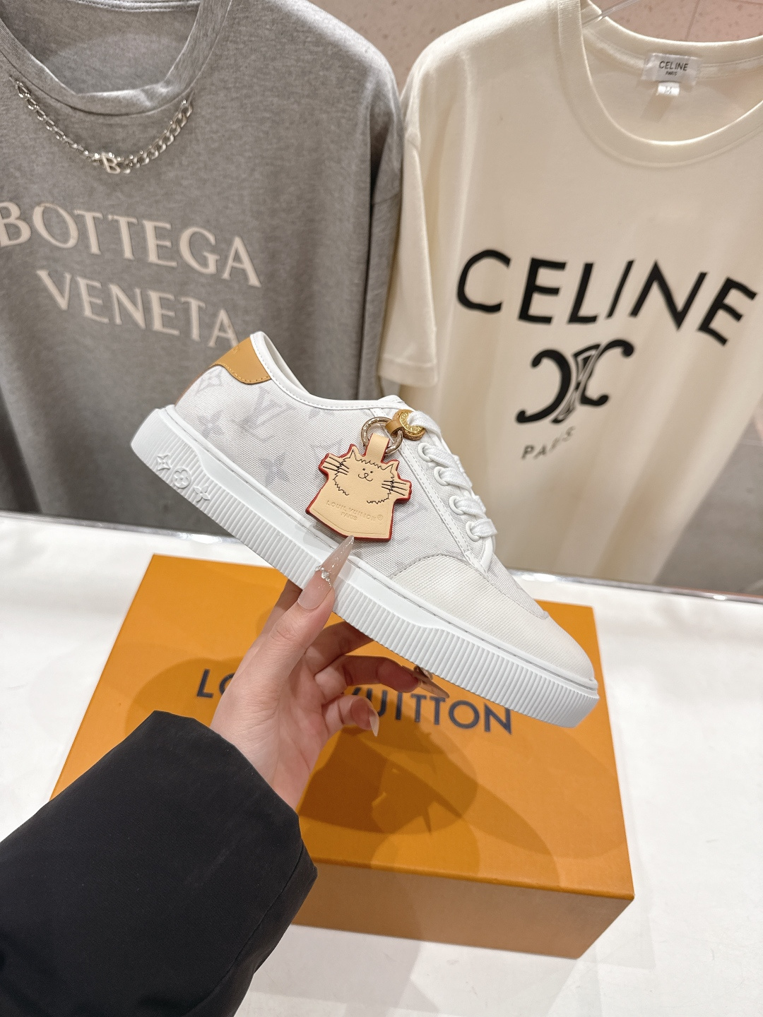 高版本出厂 LOUIS VUITTON～LV路易威登F057 L家驴牌最新款走秀款系列运动休闲鞋原版购入